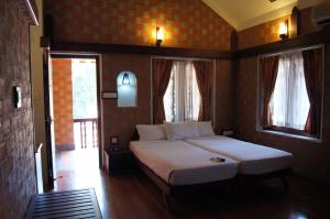 gods own country ayurveda resorts