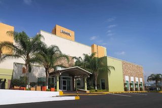 Excellence Express & Suites San Juan Del Rio,Near Nuestra Senora De Guadalupe Church,4 star