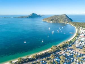 Shoal Bay Holiday Park,Hawks Nest>>Corlette,4 star
