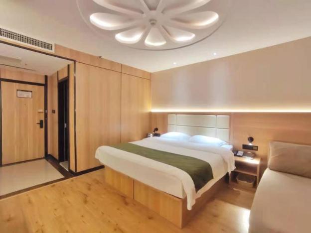 greentree inn heze railway station hotel