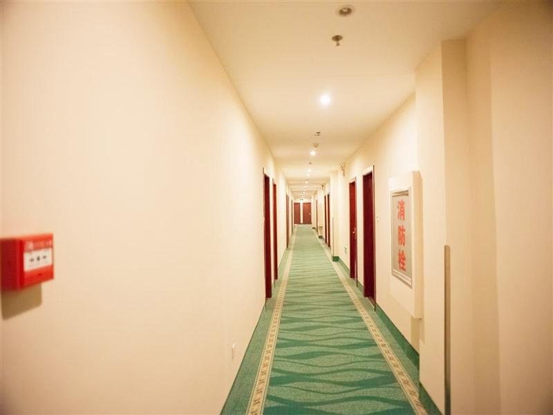 Greentree Inn Heze Railway Station Hotel,Jining>>Heze,2 star