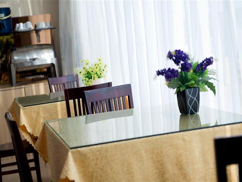 Greentree Inn Heze Railway Station Hotel,Jining>>Heze,2 star