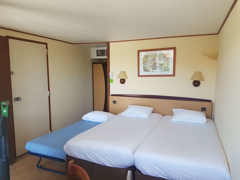 campanile salon de provence