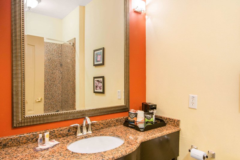 comfort inn and suites