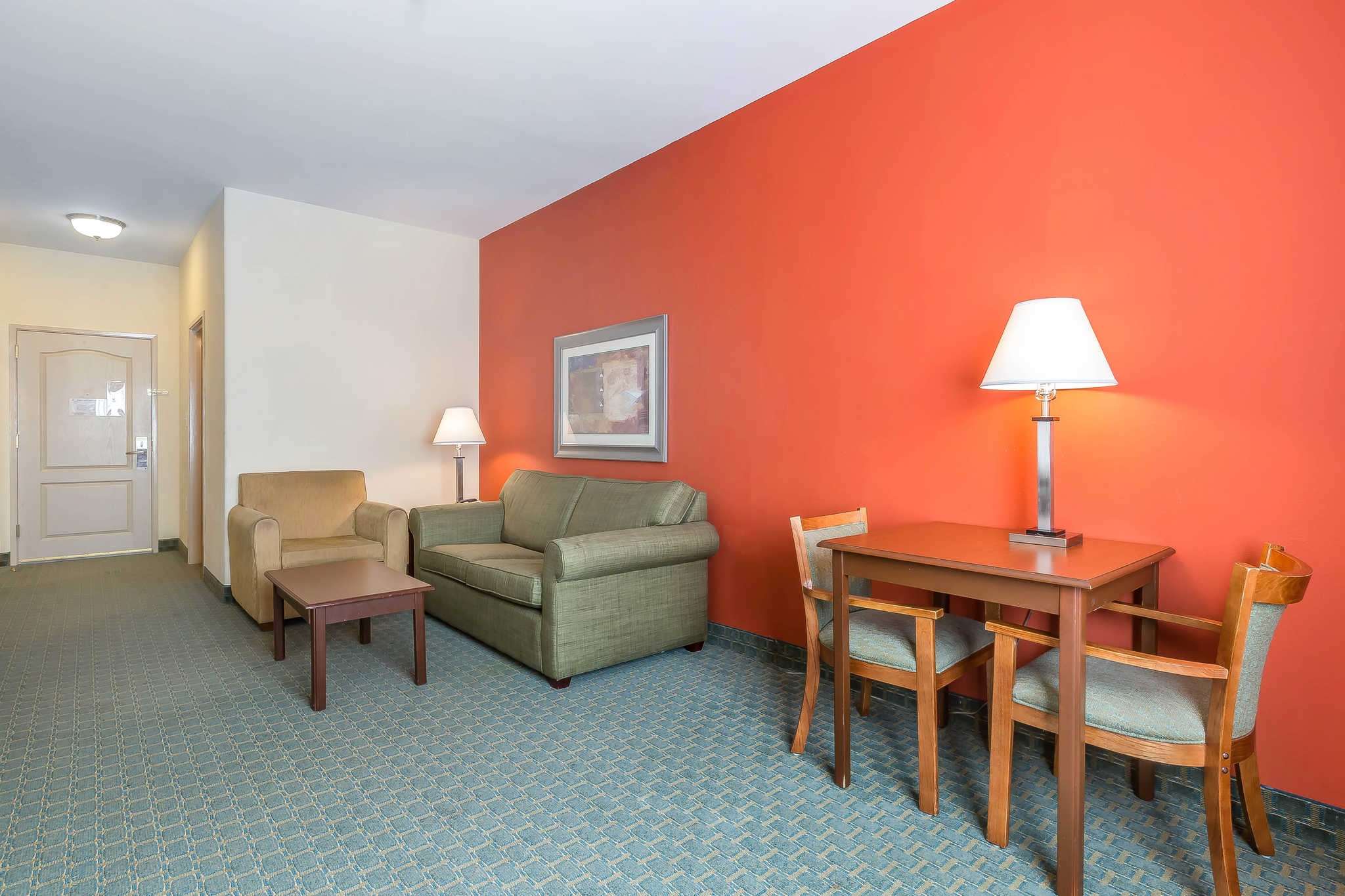 comfort inn and suites