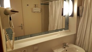 le 2 by hotel akena la ferte bernard