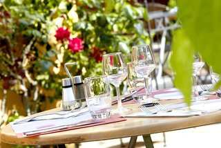 le 2 by hotel akena la ferte bernard