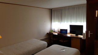 le 2 by hotel akena la ferte bernard