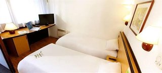 Le 2 By Hotel Akena - La Ferté Bernard,Near A Train Station,2 star