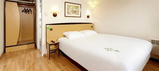 Le 2 By Hotel Akena - La Ferté Bernard,Near A Train Station,2 star