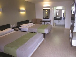 Motel 6 Dallas, Tx - Forest Lane,In Dallas (Addison - Galleria),2 star
