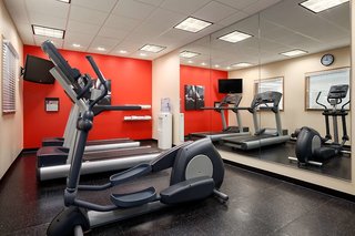 Comfort Inn & Suites,Dover>>Canton,3 star