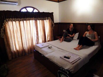 Backwater Retreat - Honeymoon House,Chempu>>Aymanam,3 star