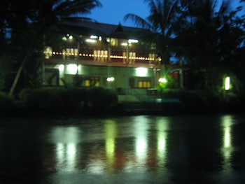 backwater retreat resort kumarakom