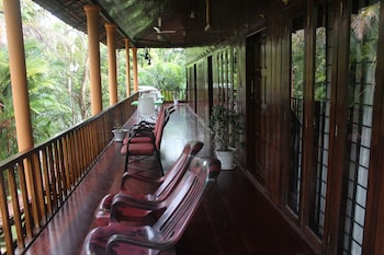 backwater retreat resort kumarakom