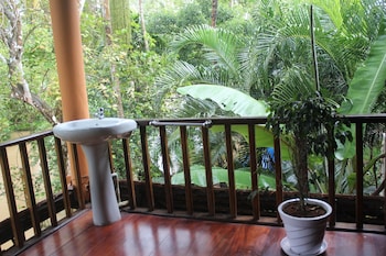 backwater retreat honeymoon house