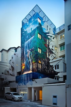 hotel clover the arts