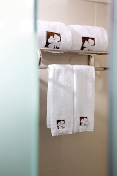 hotel clover the arts