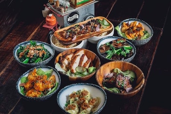 hotel clover the arts