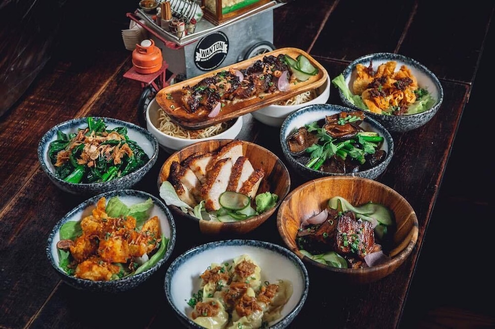 hotel clover the arts