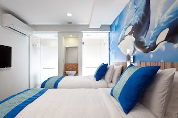 hotel clover the arts