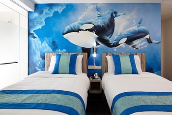 hotel clover the arts