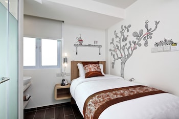 hotel clover the arts