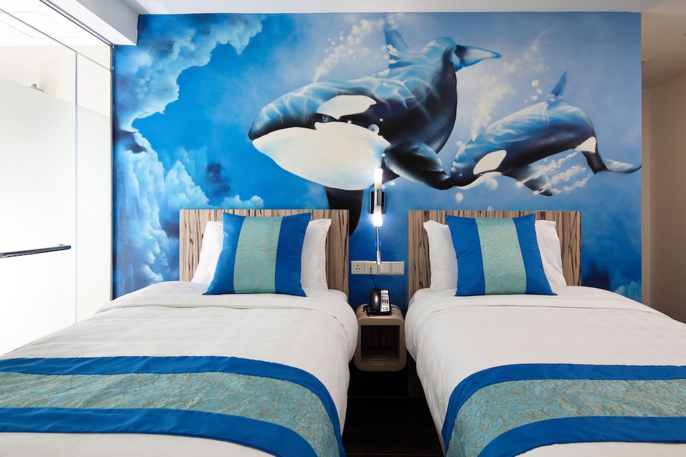 hotel clover the arts