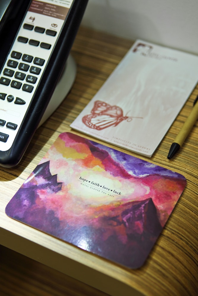 hotel clover the arts