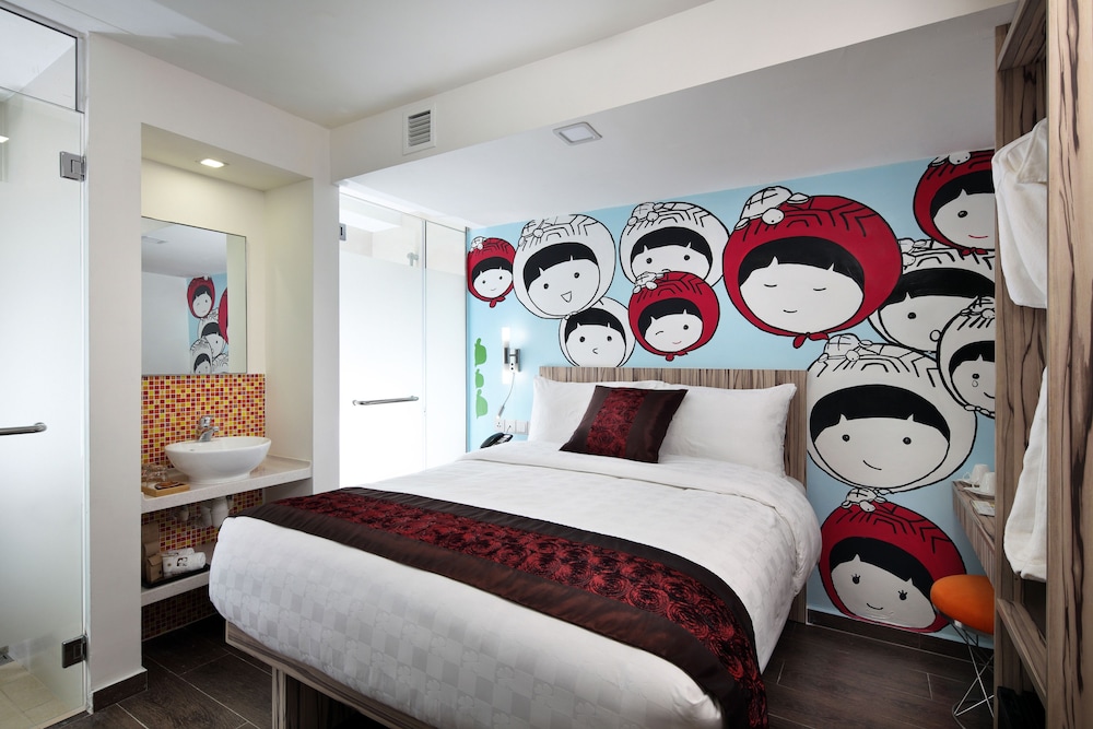 hotel clover the arts