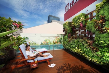 hotel clover the arts