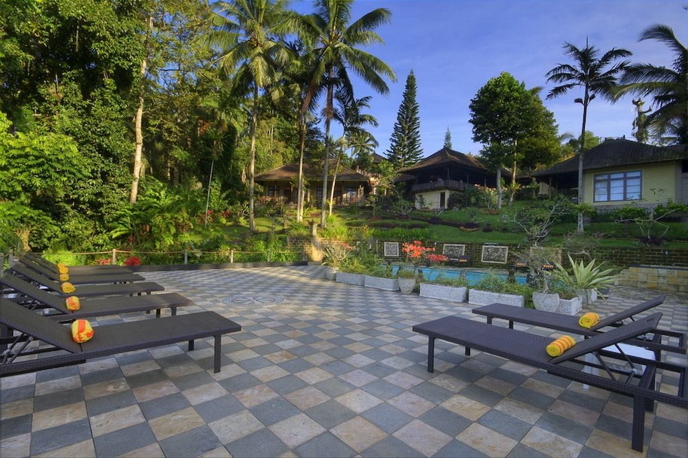 cempaka belimbing villas