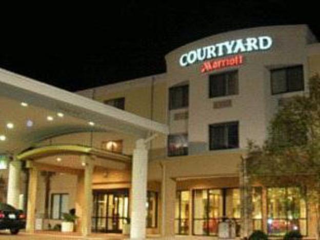 courtyard by marriott brunswick