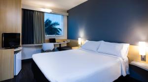 Ibis Vitoria Aeroporto,Vitoria>>Serra,3 star