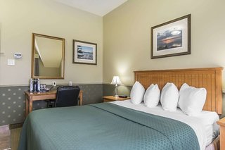 Quality Inn Riviere-Du-Loup,Quebec>>Grande-Riviere,2.5 star
