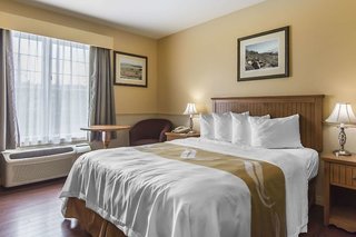 Quality Inn Riviere-Du-Loup,Quebec>>Grande-Riviere,2.5 star