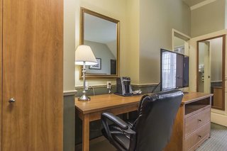 Quality Inn Riviere-Du-Loup,Quebec>>Grande-Riviere,2.5 star