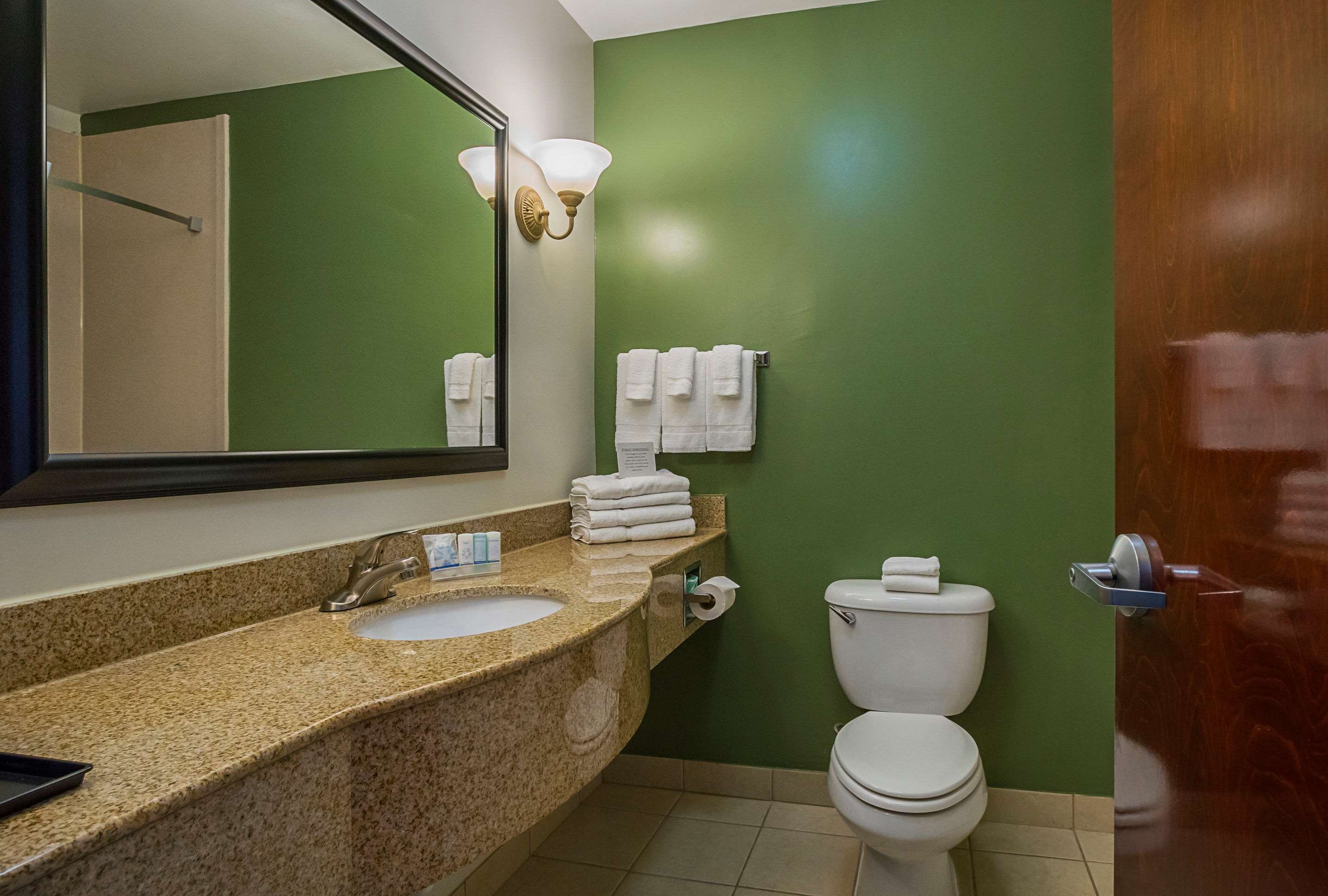 sleep inn and suites manchester