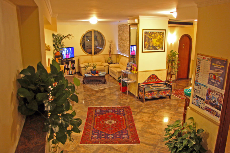 hotel alexander