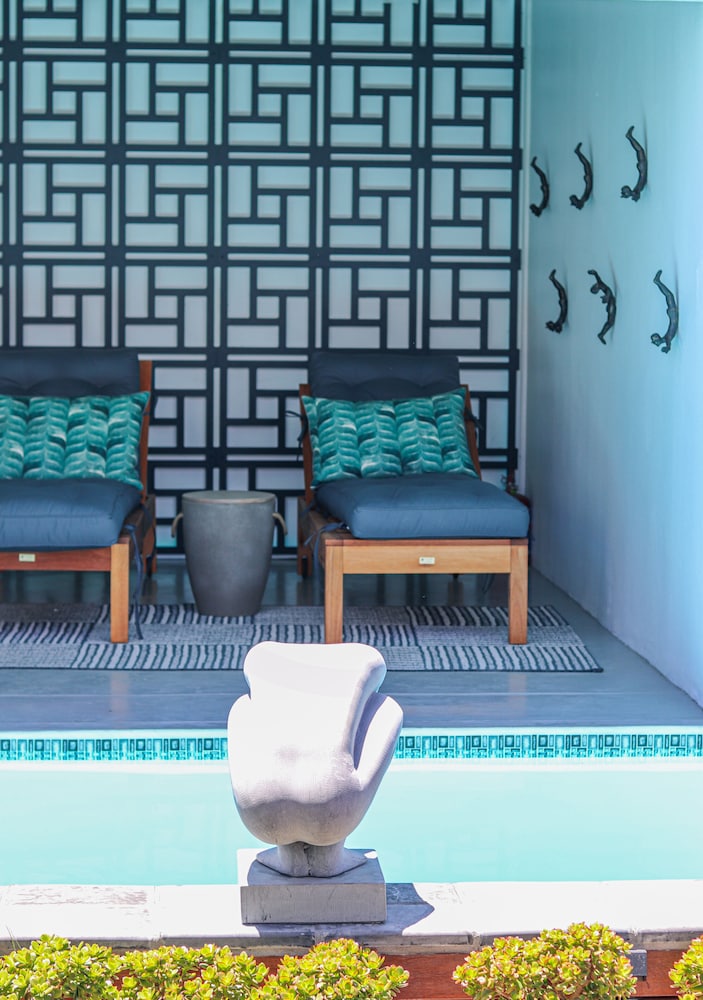 abalone hotel and villas