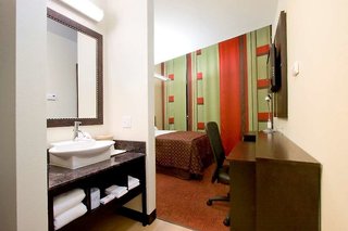 red roof inn and suites beaumont