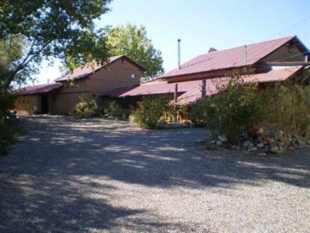 silver river adobe inn