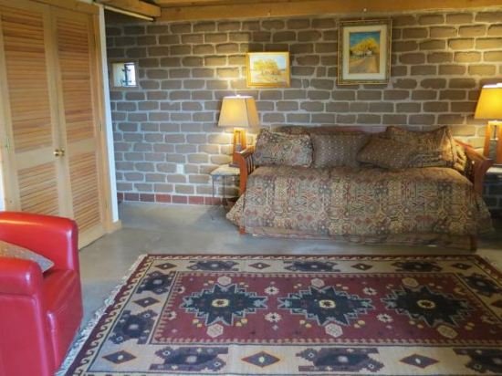 silver river adobe inn