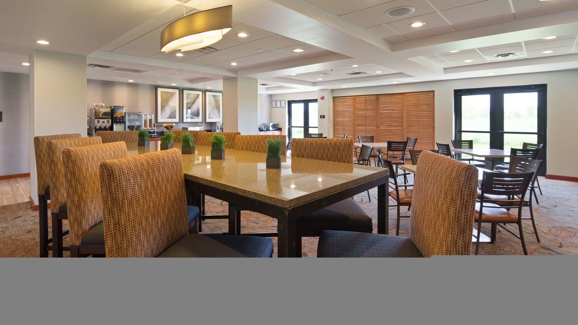 holiday inn express and suites cedar falls waterloo by ihg