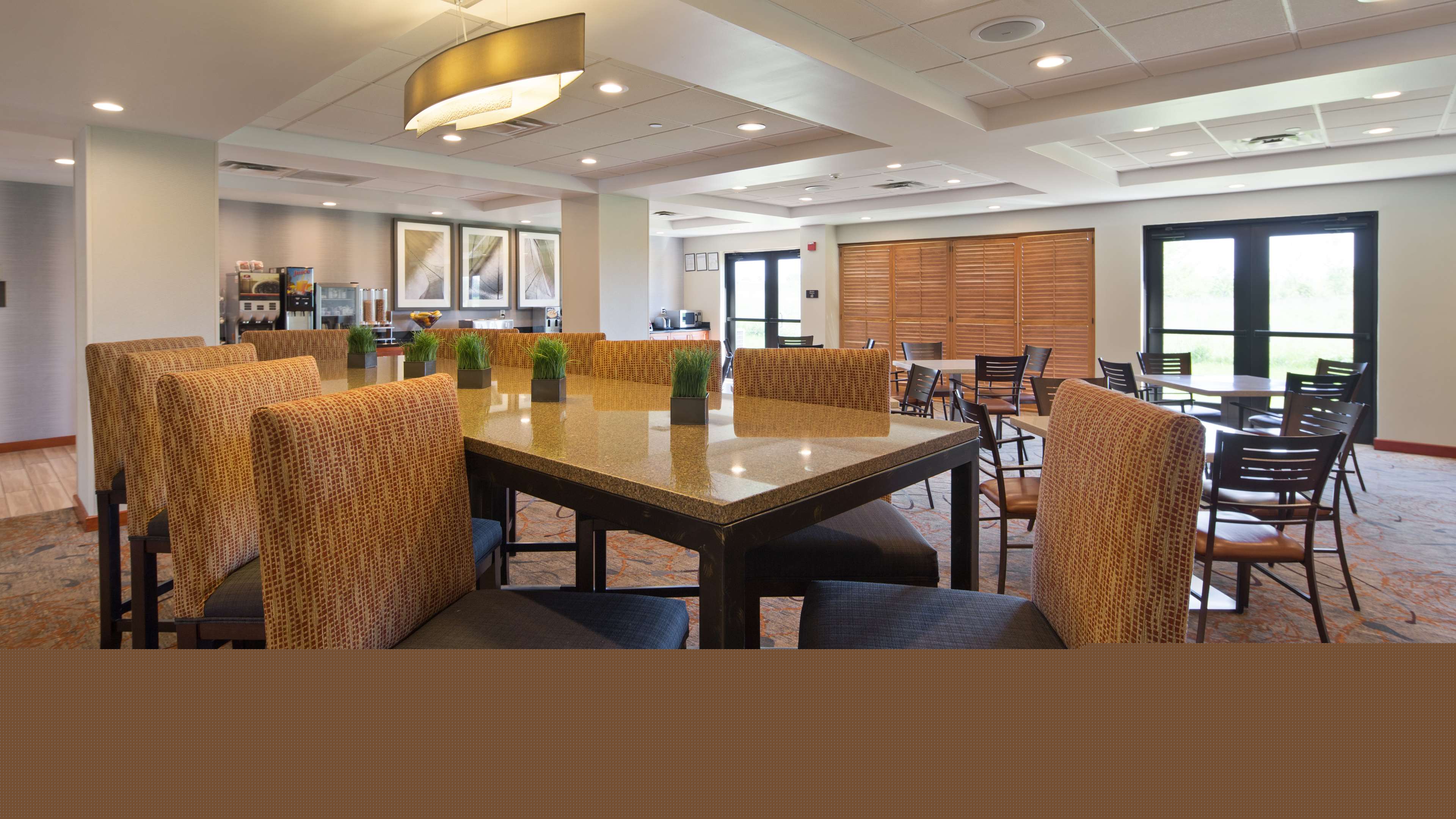 holiday inn express and suites cedar falls waterloo by ihg