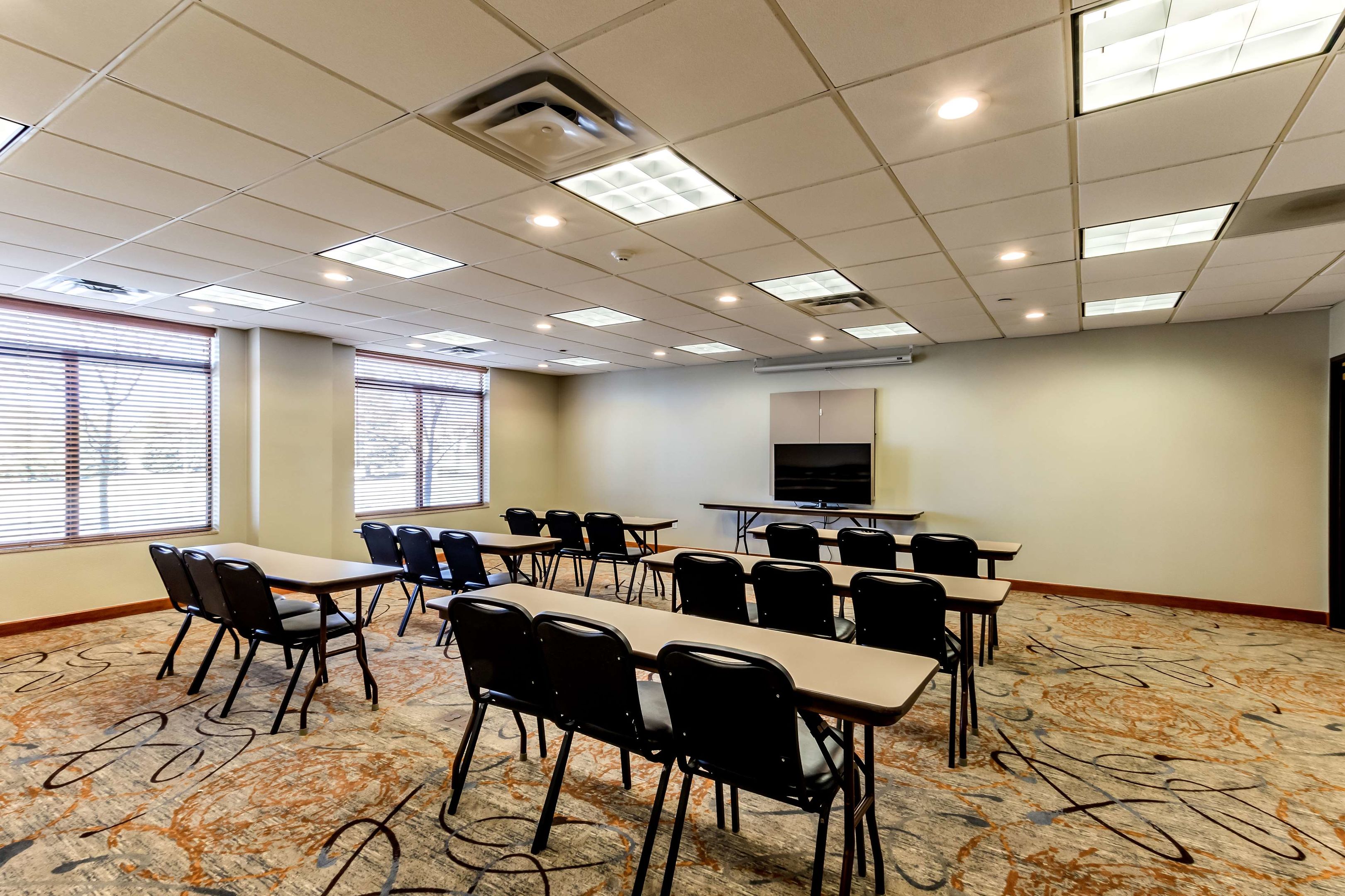 holiday inn express and suites cedar falls waterloo by ihg