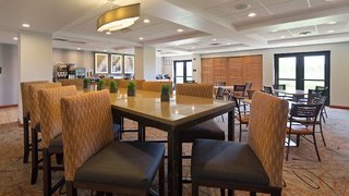 holiday inn express and suites cedar falls waterloo by ihg
