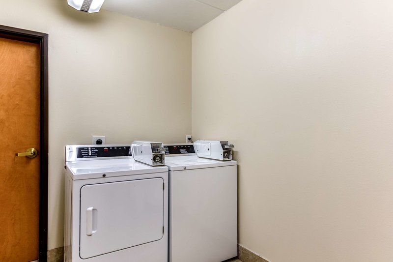 holiday inn express and suites cedar falls waterloo by ihg