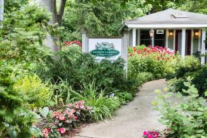 Hidden Garden Cottages & Suites,Allegan County>>Allegan,4 star