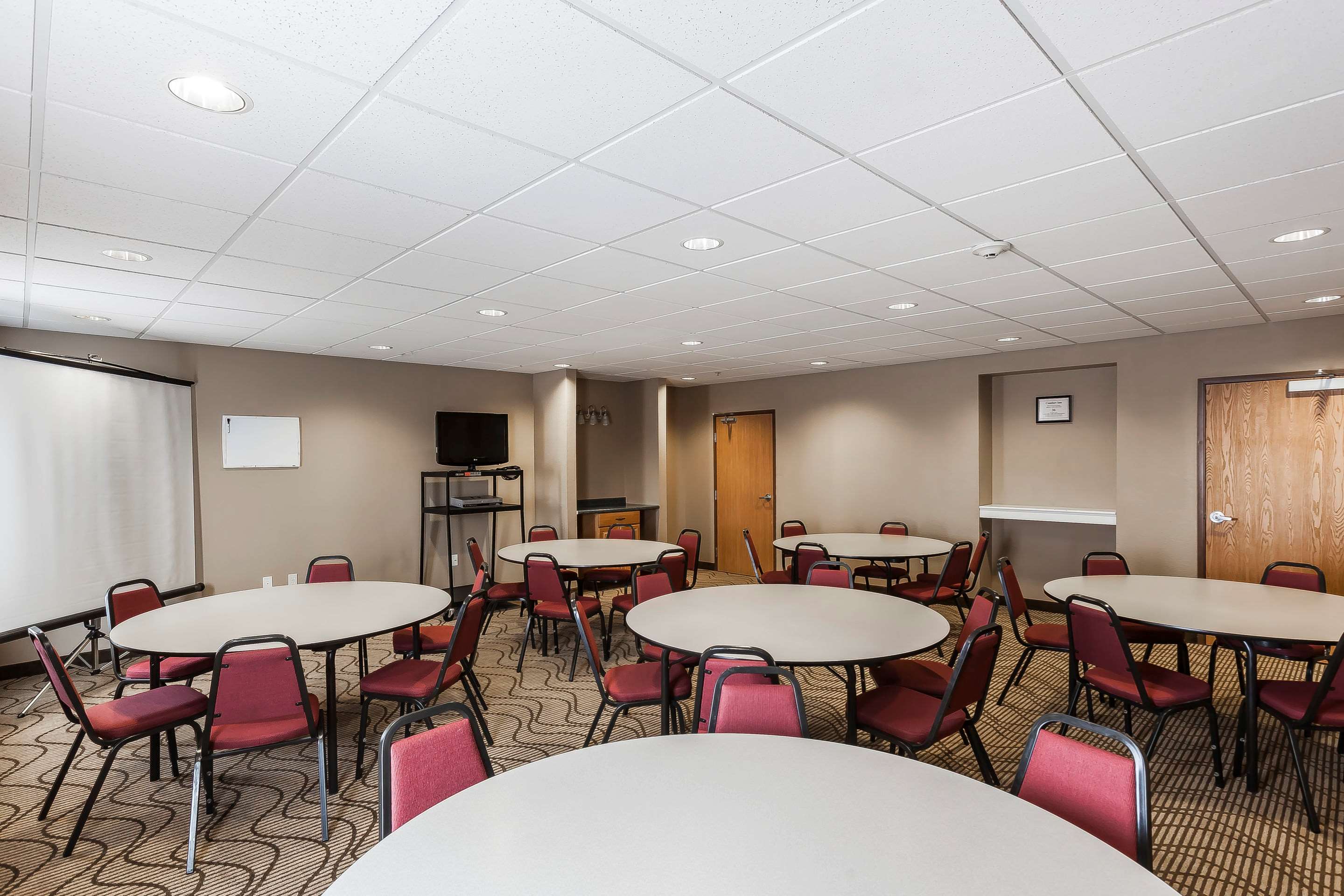comfort inn and suites near university of wyoming